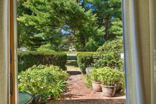 3 Seaborn Place 3, Lexington, MA 02420