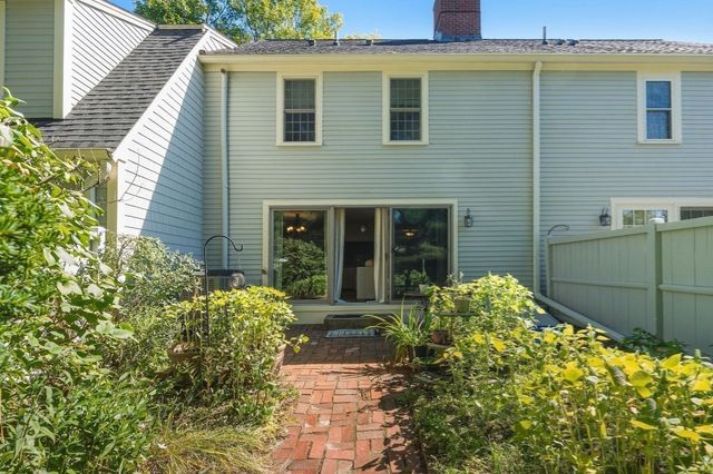 3 Seaborn Place 3, Lexington, MA 02420