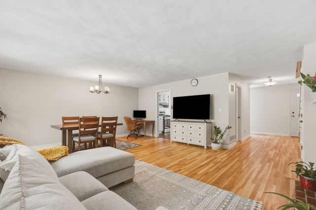 3 Seaborn Place 3, Lexington, MA 02420