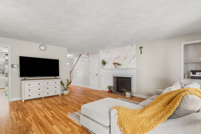 3 Seaborn Place 3, Lexington, MA 02420