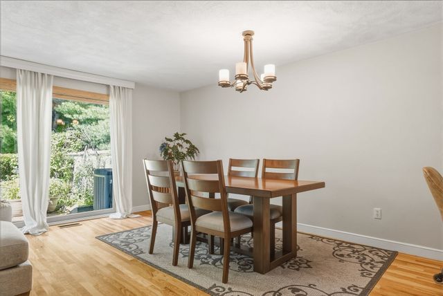 3 Seaborn Place 3, Lexington, MA 02420
