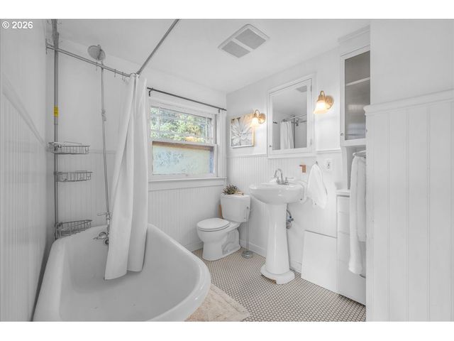 8115 N FENWICK Ave, Portland, OR 97217