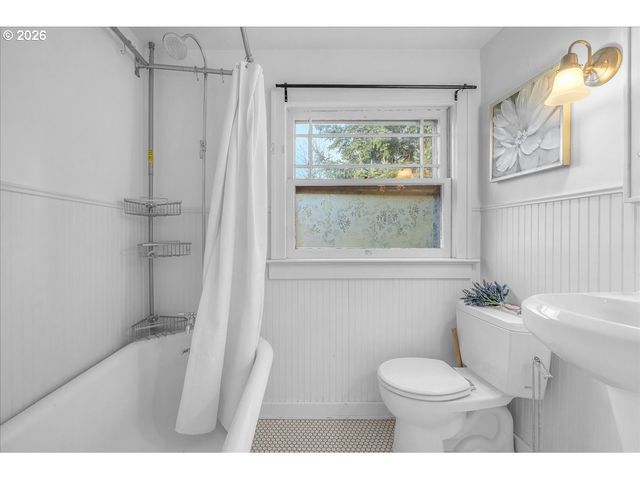 8115 N FENWICK Ave, Portland, OR 97217