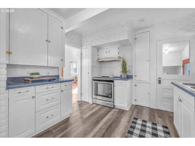 8115 N FENWICK Ave, Portland, OR 97217