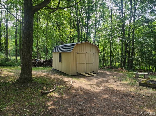 8672 Highland Drive, Eden, NY 14057