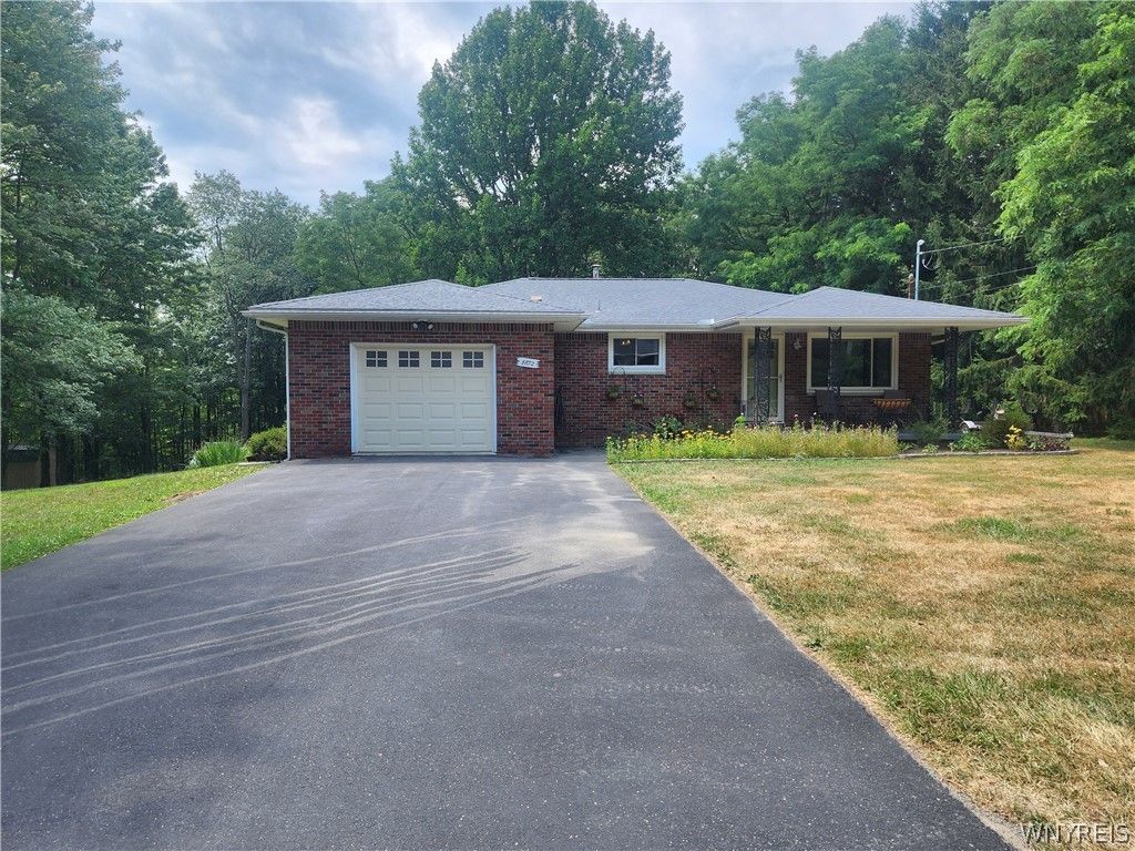 8672 Highland Drive, Eden, NY 14057