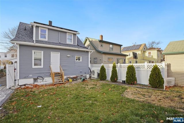 33 Sisco Place, Clifton, NJ 07011