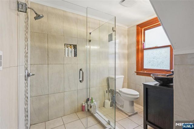 33 Sisco Place, Clifton, NJ 07011