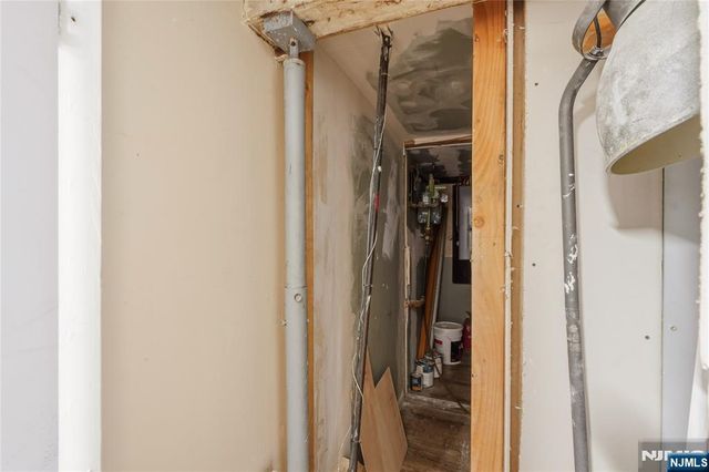 33 Sisco Place, Clifton, NJ 07011