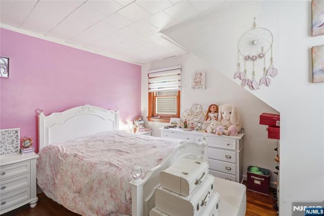 33 Sisco Place, Clifton, NJ 07011