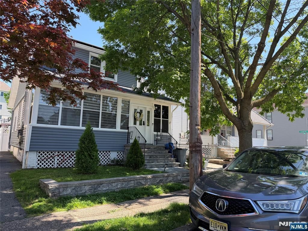33 Sisco Place, Clifton, NJ 07011