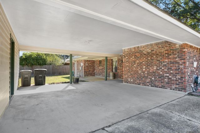 14111 Heatherton Ave, Pride, LA 70770