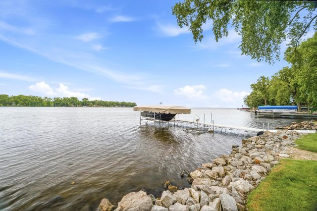 6121 Black Wolf Point ROAD, Oshkosh, WI 54902