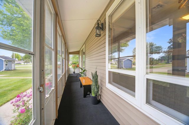 6121 Black Wolf Point ROAD, Oshkosh, WI 54902