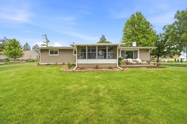 6121 Black Wolf Point ROAD, Oshkosh, WI 54902