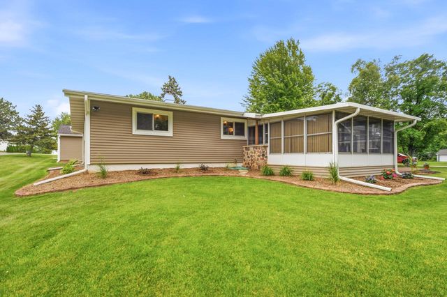 6121 Black Wolf Point ROAD, Oshkosh, WI 54902
