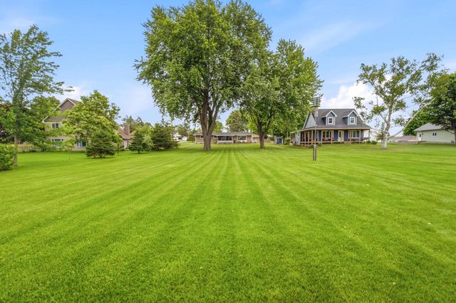 6121 Black Wolf Point ROAD, Oshkosh, WI 54902