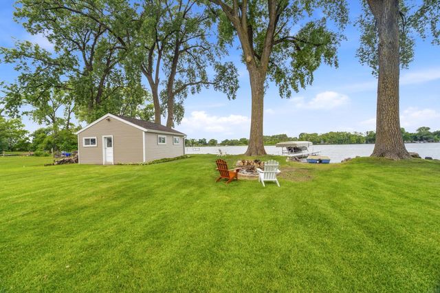 6121 Black Wolf Point ROAD, Oshkosh, WI 54902