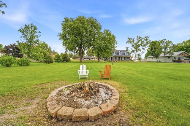 6121 Black Wolf Point ROAD, Oshkosh, WI 54902