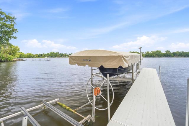 6121 Black Wolf Point ROAD, Oshkosh, WI 54902