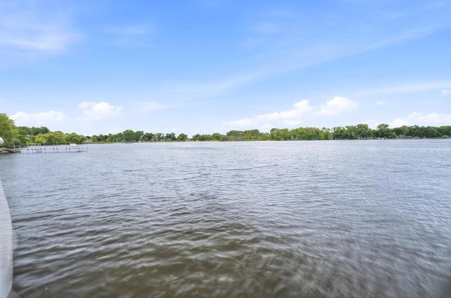6121 Black Wolf Point ROAD, Oshkosh, WI 54902
