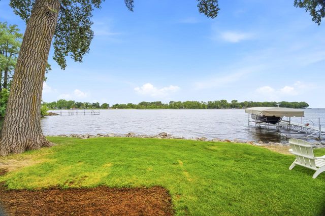 6121 Black Wolf Point ROAD, Oshkosh, WI 54902