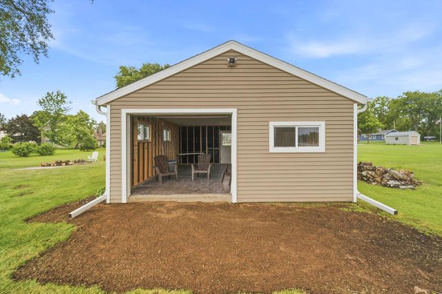 6121 Black Wolf Point ROAD, Oshkosh, WI 54902