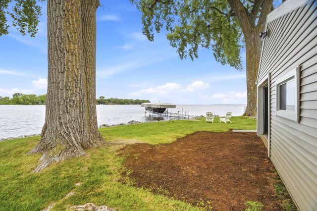 6121 Black Wolf Point ROAD, Oshkosh, WI 54902