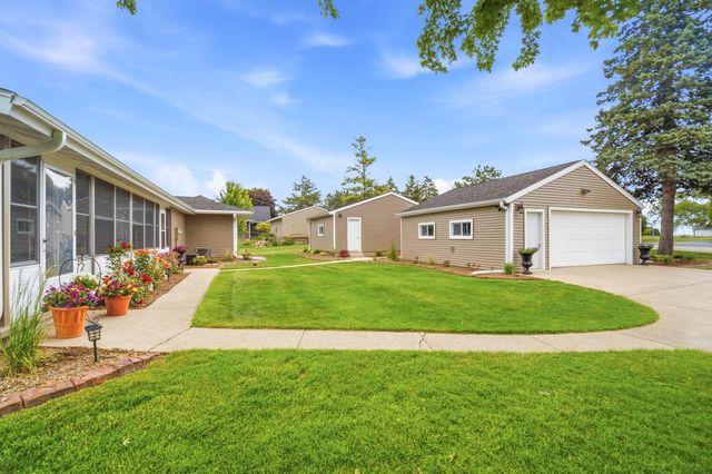6121 Black Wolf Point ROAD, Oshkosh, WI 54902
