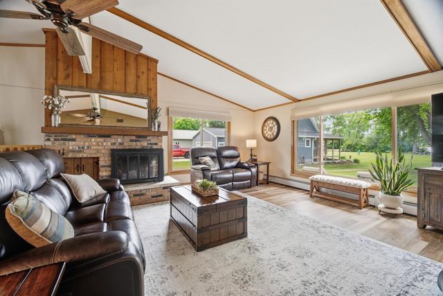 6121 Black Wolf Point ROAD, Oshkosh, WI 54902