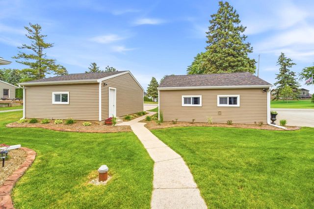 6121 Black Wolf Point ROAD, Oshkosh, WI 54902