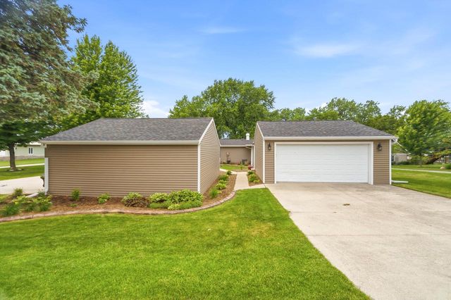 6121 Black Wolf Point ROAD, Oshkosh, WI 54902