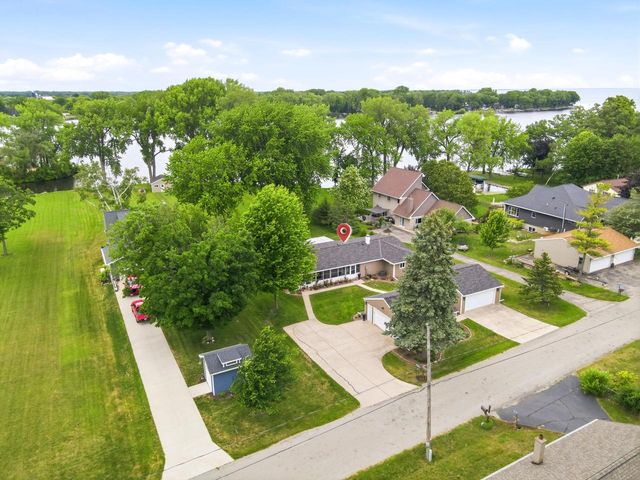 6121 Black Wolf Point ROAD, Oshkosh, WI 54902