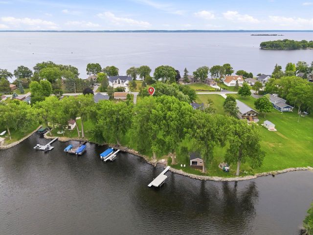 6121 Black Wolf Point ROAD, Oshkosh, WI 54902