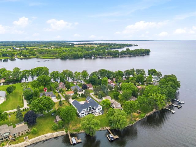 6121 Black Wolf Point ROAD, Oshkosh, WI 54902
