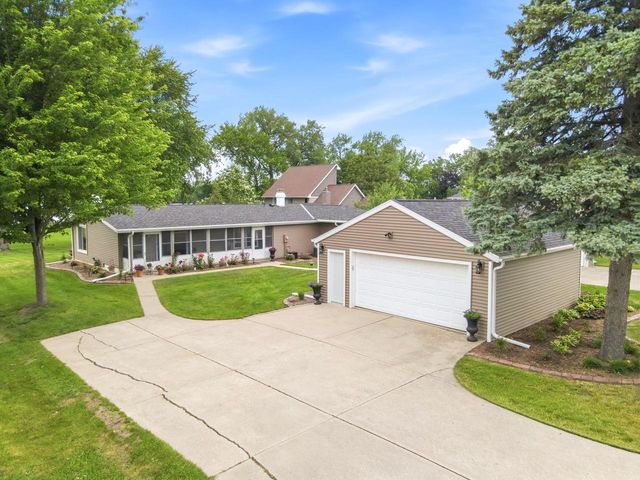 6121 Black Wolf Point ROAD, Oshkosh, WI 54902