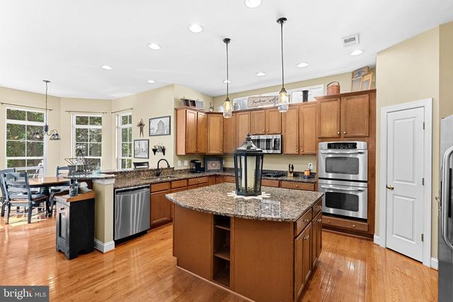 42755 CHATELAIN CIR, Brambleton, VA 20148