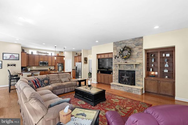 42755 CHATELAIN CIR, Brambleton, VA 20148