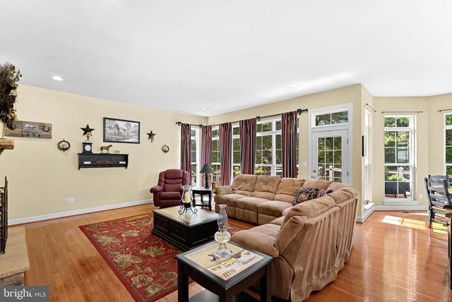 42755 CHATELAIN CIR, Brambleton, VA 20148