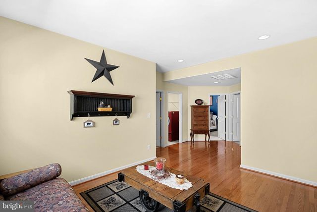 42755 CHATELAIN CIR, Brambleton, VA 20148