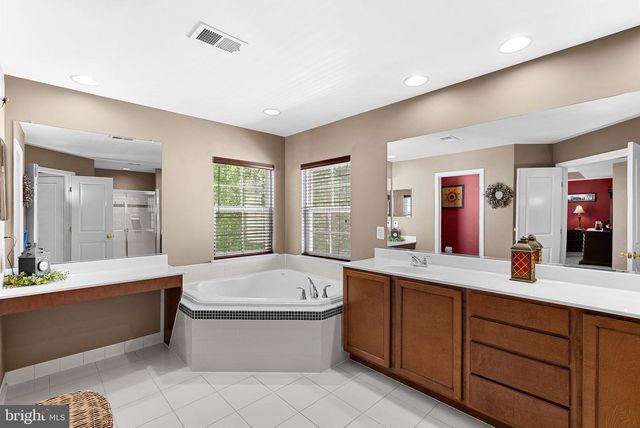 42755 CHATELAIN CIR, Brambleton, VA 20148