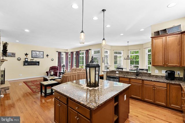 42755 CHATELAIN CIR, Brambleton, VA 20148