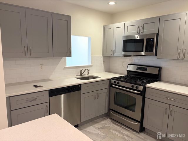 6 Lackland Avenue, Piscataway, NJ 08854