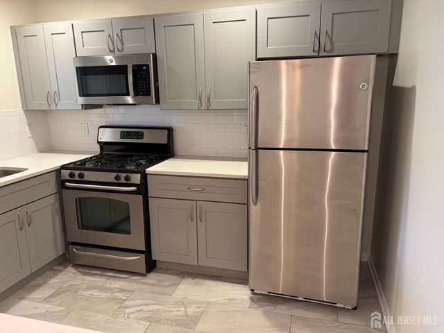 6 Lackland Avenue, Piscataway, NJ 08854
