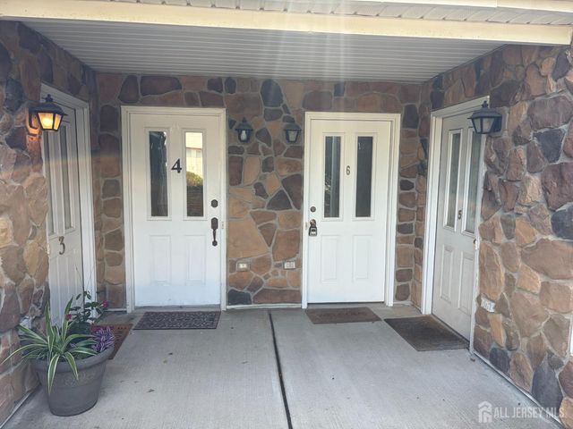 6 Lackland Avenue, Piscataway, NJ 08854