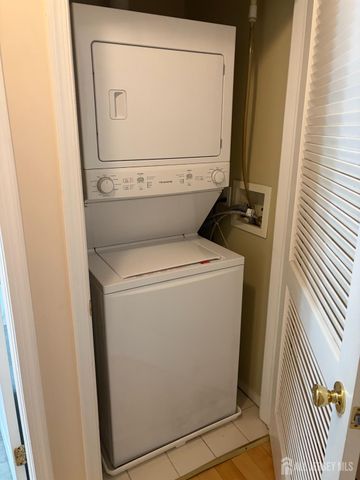 6 Lackland Avenue, Piscataway, NJ 08854