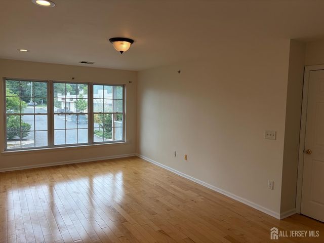 6 Lackland Avenue, Piscataway, NJ 08854