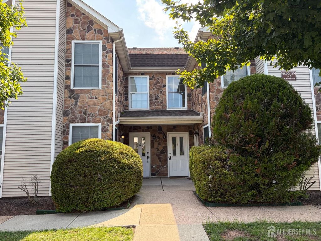 6 Lackland Avenue, Piscataway, NJ 08854
