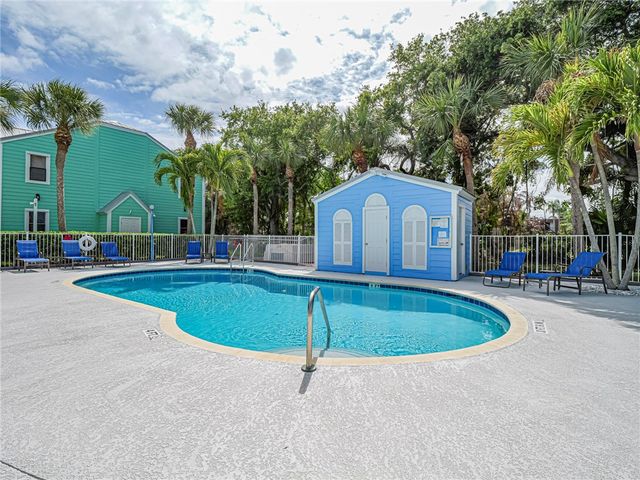 1135 3rd Avenue 104, Vero Beach, FL 32960