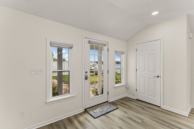 17 Shore Ave, Lakeville, MA 02347